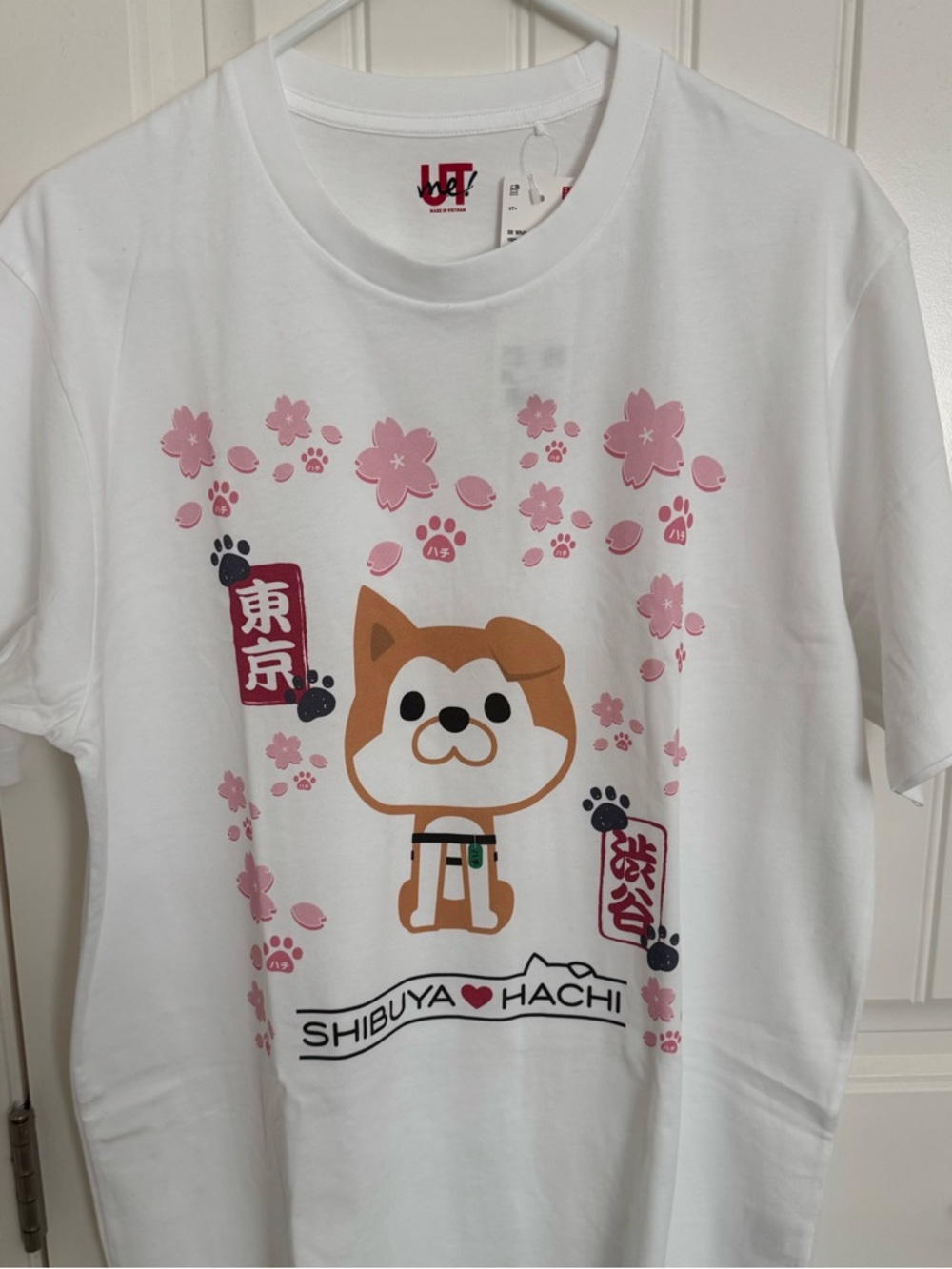 UNIQLO Adult  'Shibuya Hachi' Sakura Dog Graphic Tee